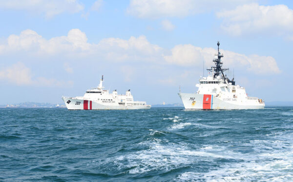 米沿岸警備隊、アラスカ海域で中国軍艦を確認