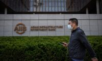 AIIB、ロシア・ベラルーシ案件を保留　中露関係に影響か