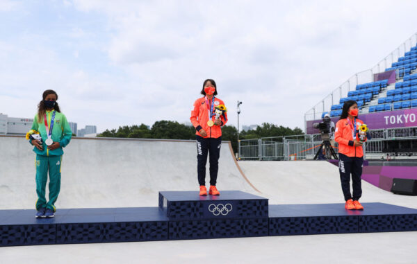 東京五輪スケートボード、西矢椛が最年少13歳で金　中山楓奈が銅