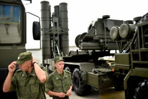 ロシア最先端S-400ミサイル、予定大幅遅れて中国に納品　意図的か