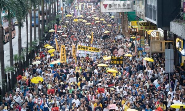 香港の容疑者引き渡し改正案、中央政府「強制突破」と指示＝情報筋