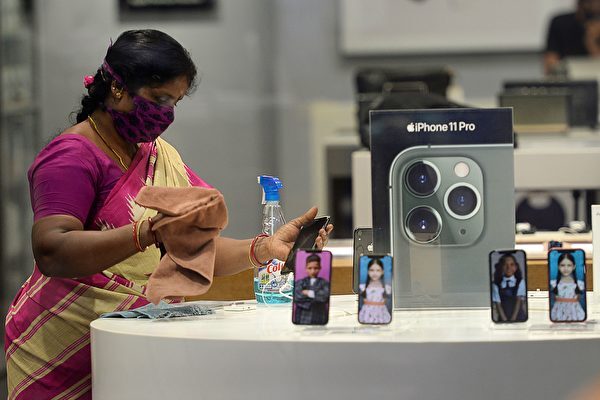 アップル、中国からインドへ8工場を移転＝インド通信大臣