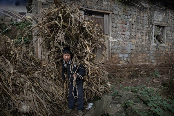 中国官製メディア、外国人記者を攻撃　貧困問題で「違法に取材」