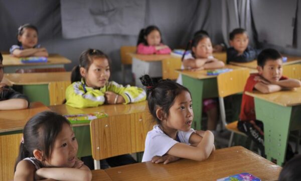 湖南省、小学校教師を一時連行　「警察幹部の娘を立たせたため」＝湖南省
