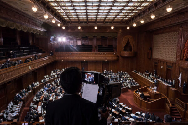 中国共産党の人権侵害は「内政問題にとどまらない」　参院で決議