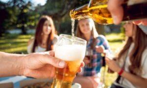 ほろ苦いビールジョッキを片手に夏を過ごす　この季節にぴったりのビール