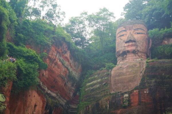 中国建築上の十の奇跡（十） ―楽山大仏