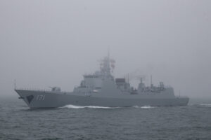 中国軍艦にドイツ製エンジン　軍民両用製品の輸出に抜け穴