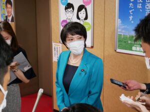 高市氏、自民総裁選に重ねて出馬意向　「安倍内閣引き継ぐ」