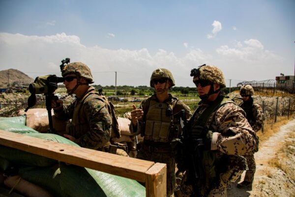 米軍のアフガン撤退が最終段階に、タリバンは空港の掌握準備