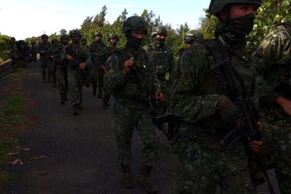 台湾、防衛費に90億ドル　中国の「深刻な脅威」に直面