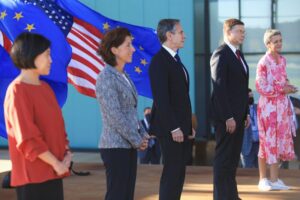 米EU、半導体供給網強化や巨大テック対応で協力　評議会初会合