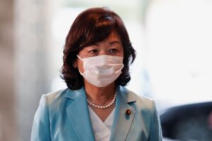 子ども関連予算、フランス並みにGDPの3％を＝野田担当相