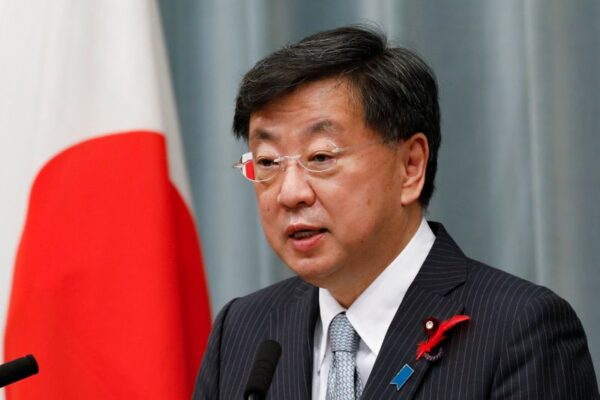 新変異株対応、機動的かつスピード感持ち判断＝松野官房長官