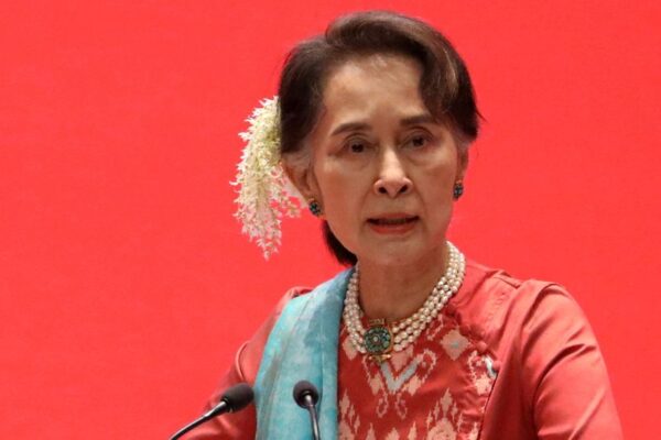 ミャンマー軍事政権、スーチー氏を新たな容疑で訴追＝国営TV