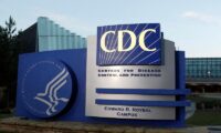 オミクロン株、子どもの重症化示す兆候確認されず＝CDC