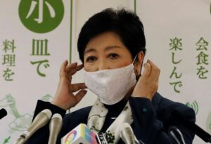 緊急事態要請「総合的に検討」、病床使用率が目安かとの問いに都知事