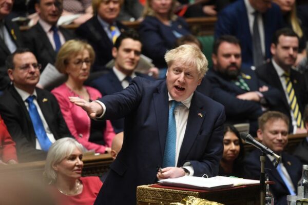 ロシア、ウクライナで化学兵器使用も　英首相が懸念表明