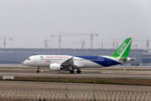 中国、国産旅客機「C919」の開発に国家ぐるみでハッキング=米企業調査