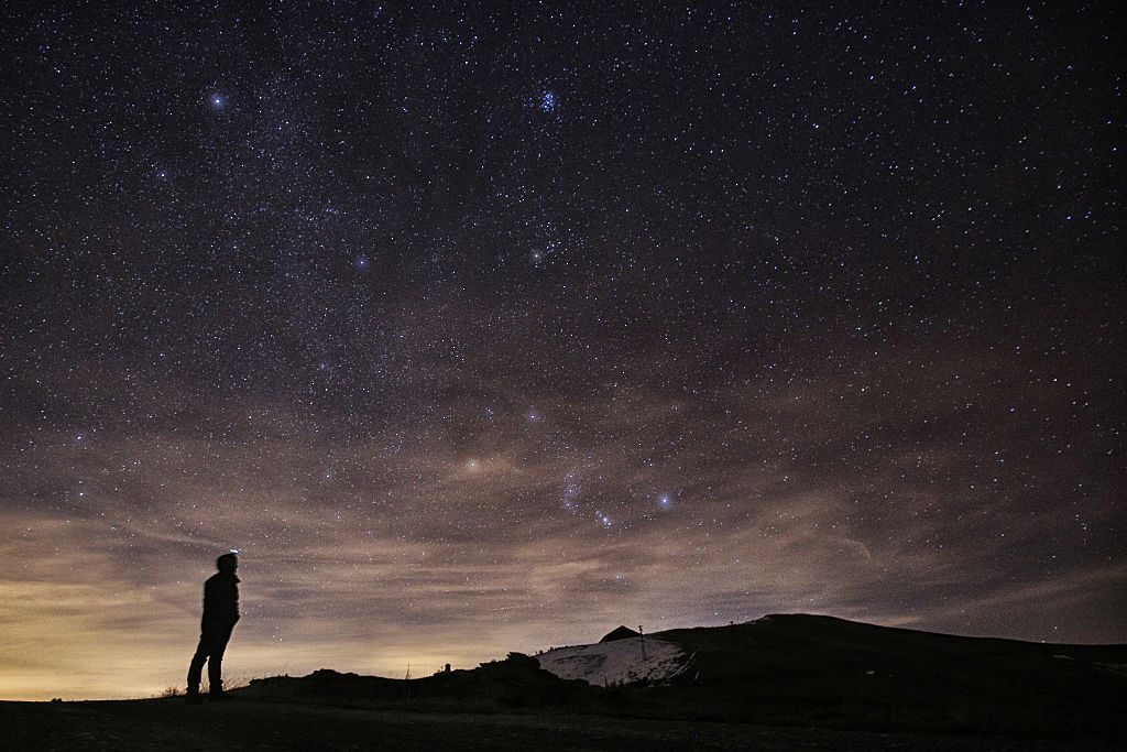 人工的な光による明るい夜空「光害」　世界人口3分の1に影響