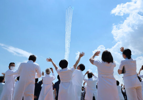 ブルーインパルス感謝の飛行にイベント特別賞　空自がコメント「更なる高みを目指す」