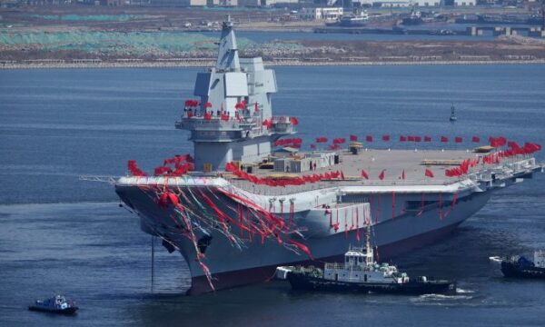 中国、空母から軍機を高速発進させるハイテク技術　子会社化した英国企業から入手