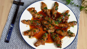 フルーティーな香りがたまらない！　パイナップルの豚バラ肉巻き