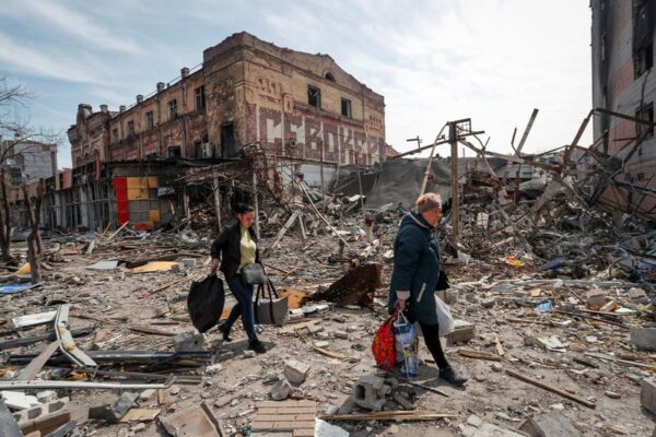 ロシア、ウクライナ東部に近く大規模攻撃か　マリウポリが焦点