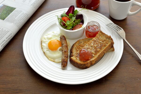 朝食をとると何がよい？朝食を食べられない原因は？