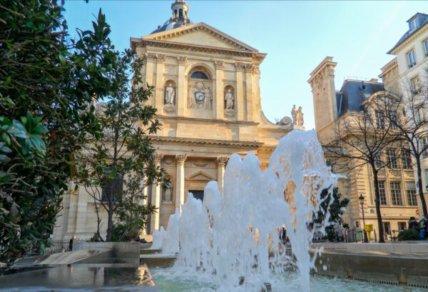 【芸術秘話】「聖なる森」――教授の姿よりも見たい魅力的な絵画