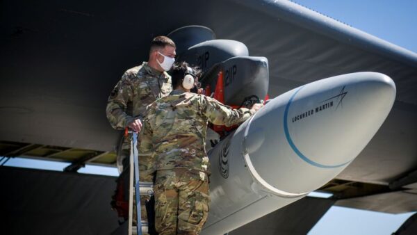米英豪、極超音速兵器巡り連携へ　ロシアのウクライナ侵攻念頭に