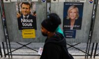 仏大統領選、マクロン氏がルペン氏抑え勝利の公算＝世論調査