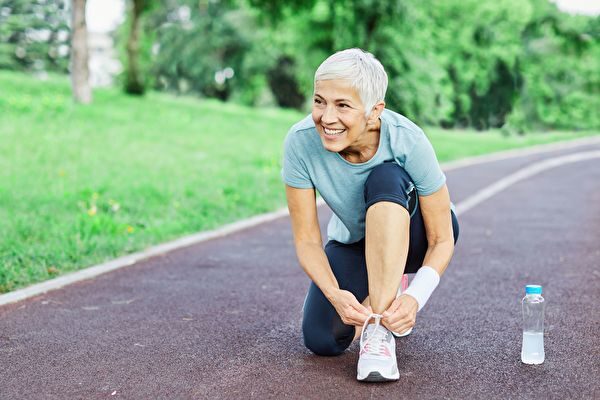 82歳の女性が24時間で125kmを走破　世界記録を更新