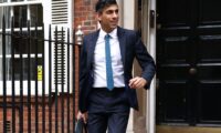 英保守党党首選、スナク氏が首位維持　トラス外相と決選投票へ