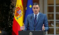 熱波でクールビズ呼びかけ、スペイン首相「ノーネクタイ」推奨