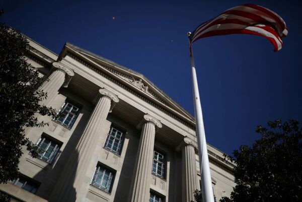 米地裁、トランプ邸文書で特別管理者選任　司法省の検証再開認めず