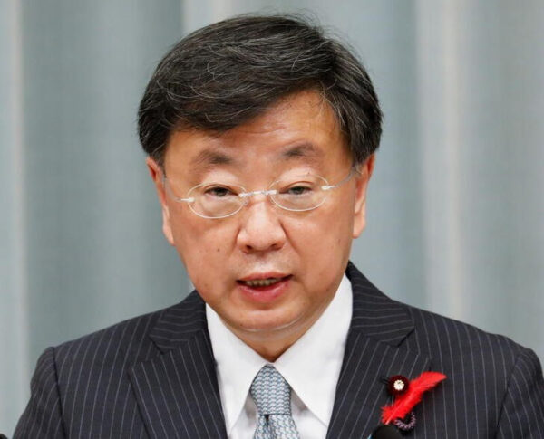 過去最少ペースの出生数は「危機的状況」＝松野官房長官