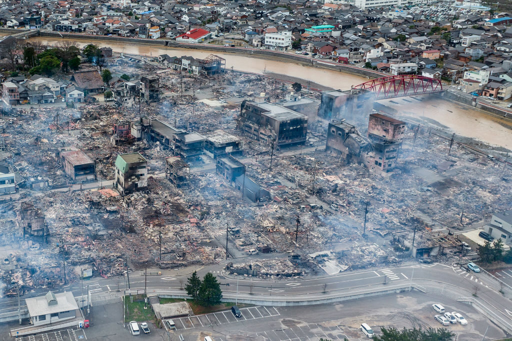 能登半島地震、30人死亡　自衛隊が救助活動続ける　1万人規模の部隊準備＝防衛相