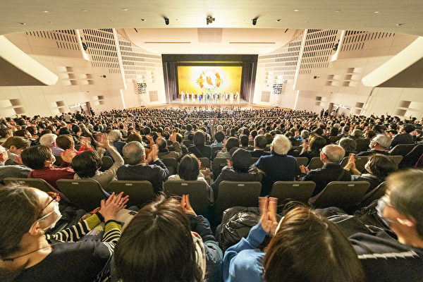 神韻埼玉公演が閉幕　「神業に感動、泣きたいくらい」建築家が絶賛