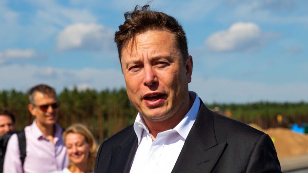 イーロン・マスク、息子の思春期抑制薬の使用に「騙された」と発言