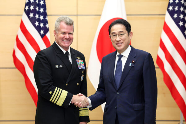 岸田首相、米パパロ司令官と会談　地域における米軍の貢献に謝意