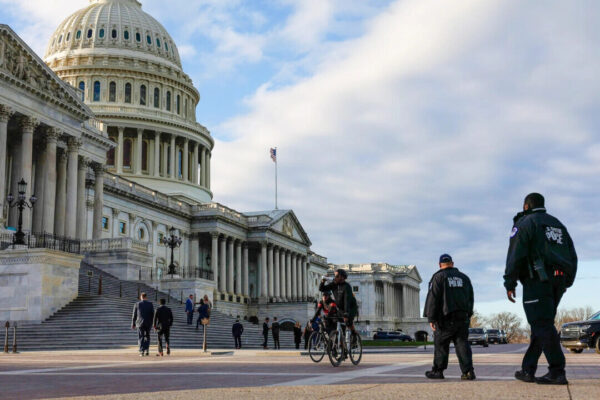 連邦裁判所、米国議会東側階段を「自由な言論の場」と認定