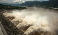 中国のダムと洪水　「原爆10万発が中国人の頭上にぶら下がっている」