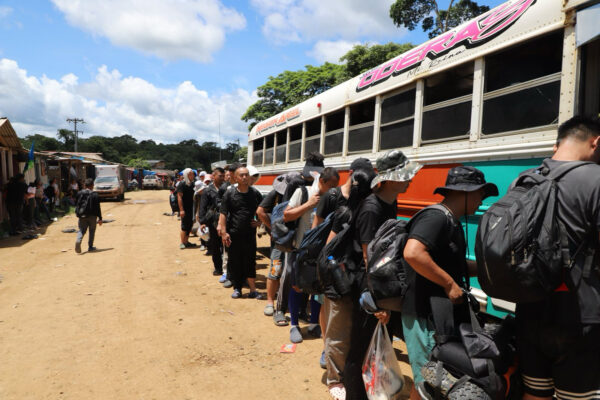 【プレミアム】パナマ・ダリエン地峡に移民が殺到　新大統領の経路封鎖対策開始前