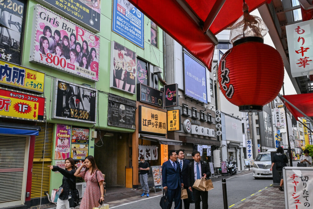 9月の完全失業率　2.4％に低下　求人倍率が上昇