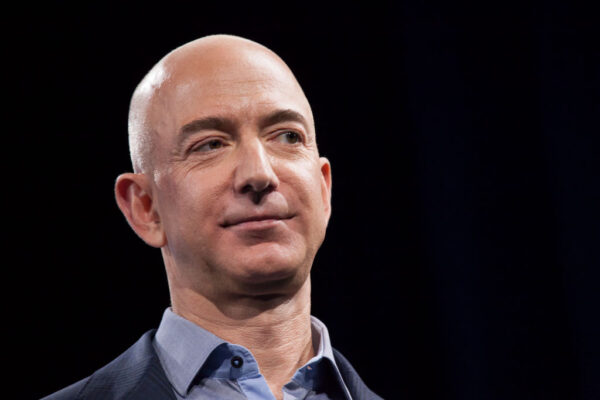 アマゾンCEO ジェフ・ベゾス　「メディアは自己反省すべき」