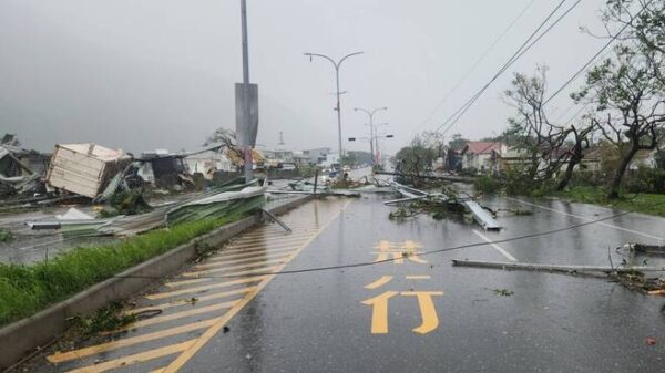 【写真特集】　日本にも到来か　台風21号　台湾の被害状況