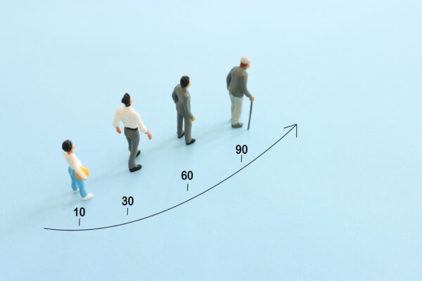 人類の寿命はどこまで延びる？　科学の挑戦