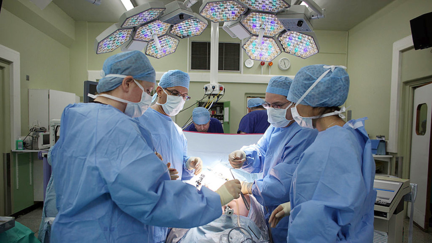 「その心臓はどこから？」　香港の赤ちゃんが中国本土から提供された心臓で移植