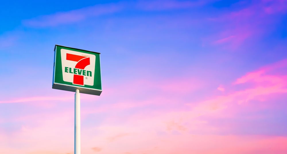 セブン＆アイHD買収提案　外為法で適切に対処へ＝経済産業大臣